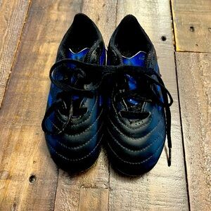 Adidas Boys size 10 black and blue soccer cleats
